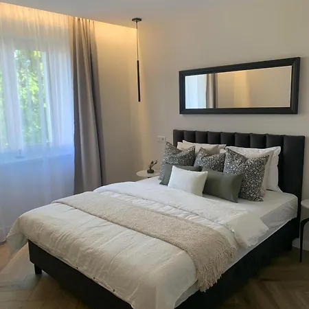 Apartamento Park With Free Street Parking Győr