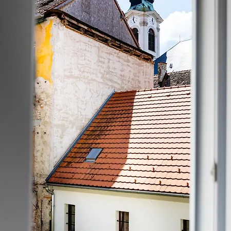 Apartamento Park With Free Street Parking Győr