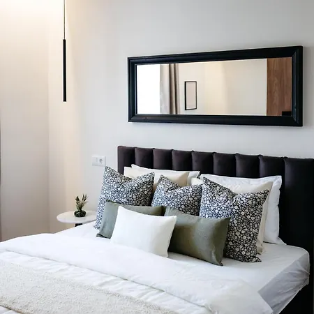 Park With Free Street Parking Apartment Győr